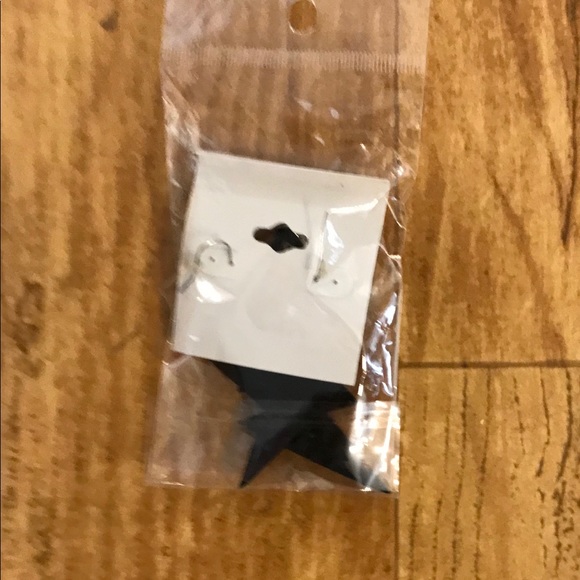 Pink ⚡️lightning bolt earrings⚡️ - Picture 6 of 7